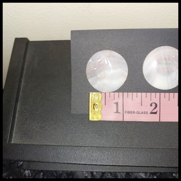 Vintage Carved Mother of Pearl Earrings - Picture 6 of 7